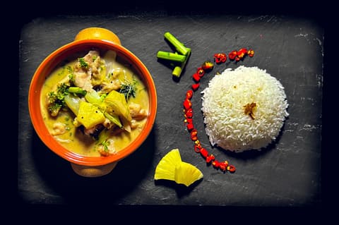 Chicken with Green Curry Sauce